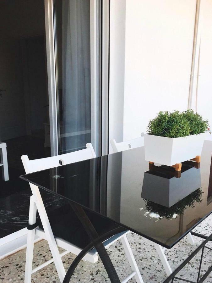 133 Sokratous, Black Marble. Atena Exterior foto
